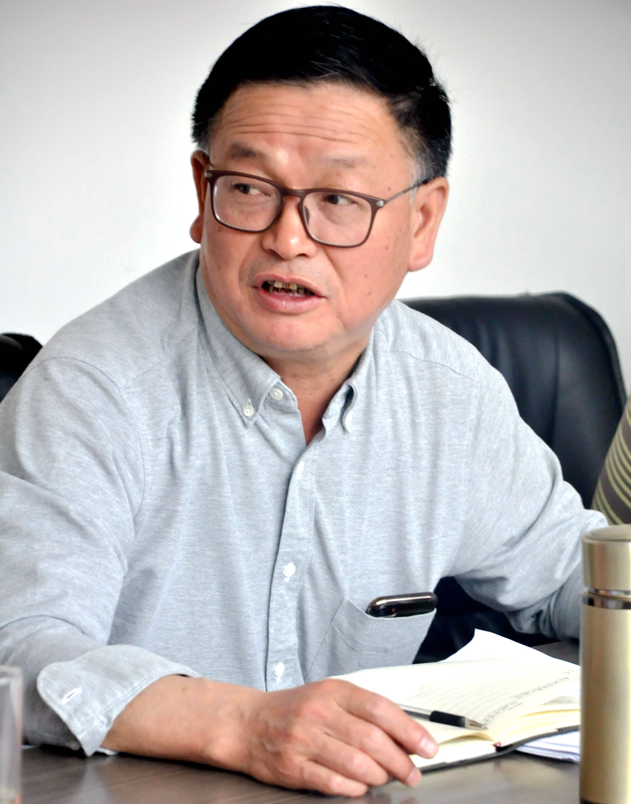张校长.jpg